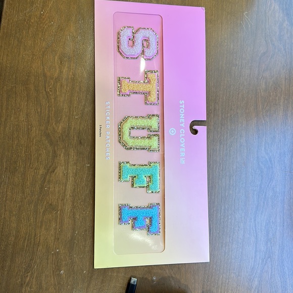 Stoney clover for target limited edition small make up case & 5 sticker patches - Picture 2 of 5